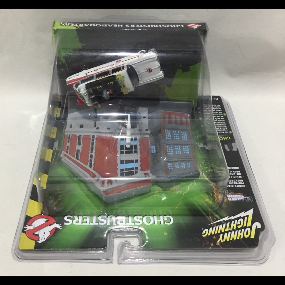 2018 Ghostbusters Ecto 1A 1959 Cadillac 1:64 Scale Johnny Lightning NIP - Picture 4 of 10